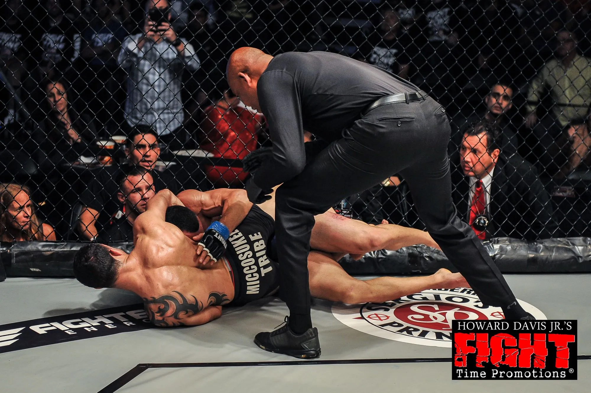 David Avellan student finishing a jumping guillotine choke
